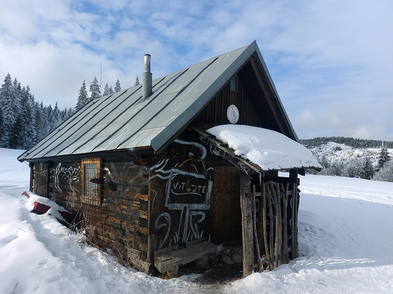 panska-hola-a-budnarka-na-modrobielo